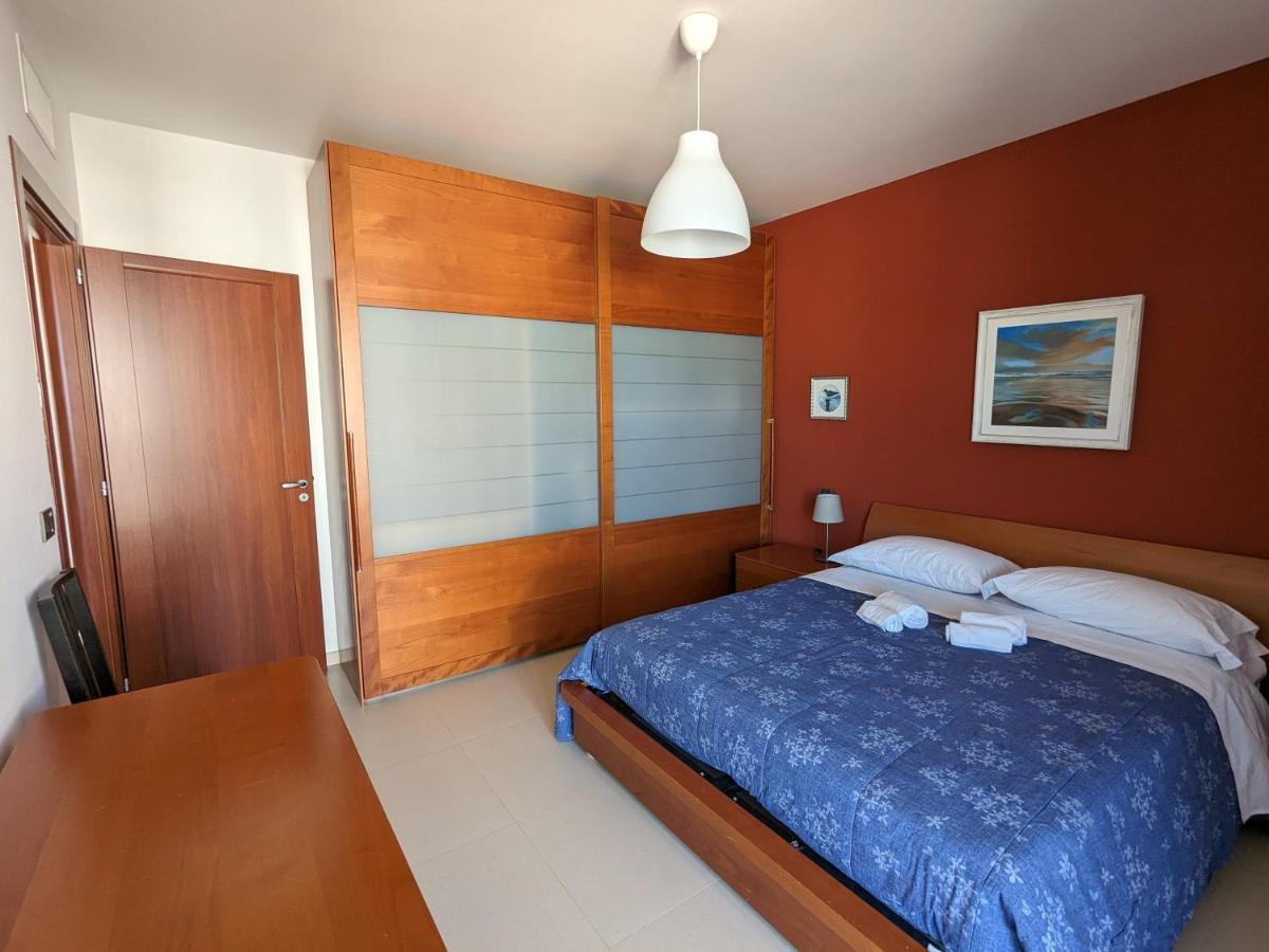 La Casa Dei Due Mari - Large Apartment With Parking تارانتو المظهر الخارجي الصورة