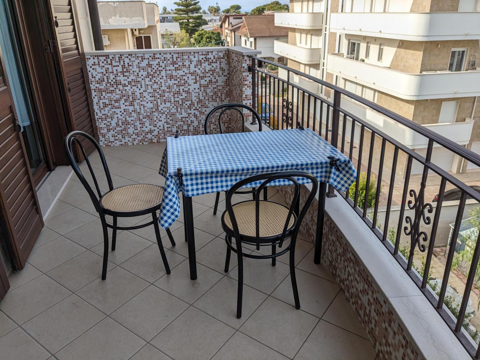 La Casa Dei Due Mari - Large Apartment With Parking تارانتو المظهر الخارجي الصورة